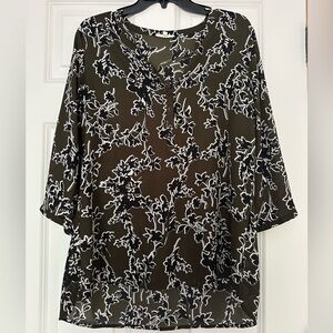 Maurice’s Woman’s Blouse size Large